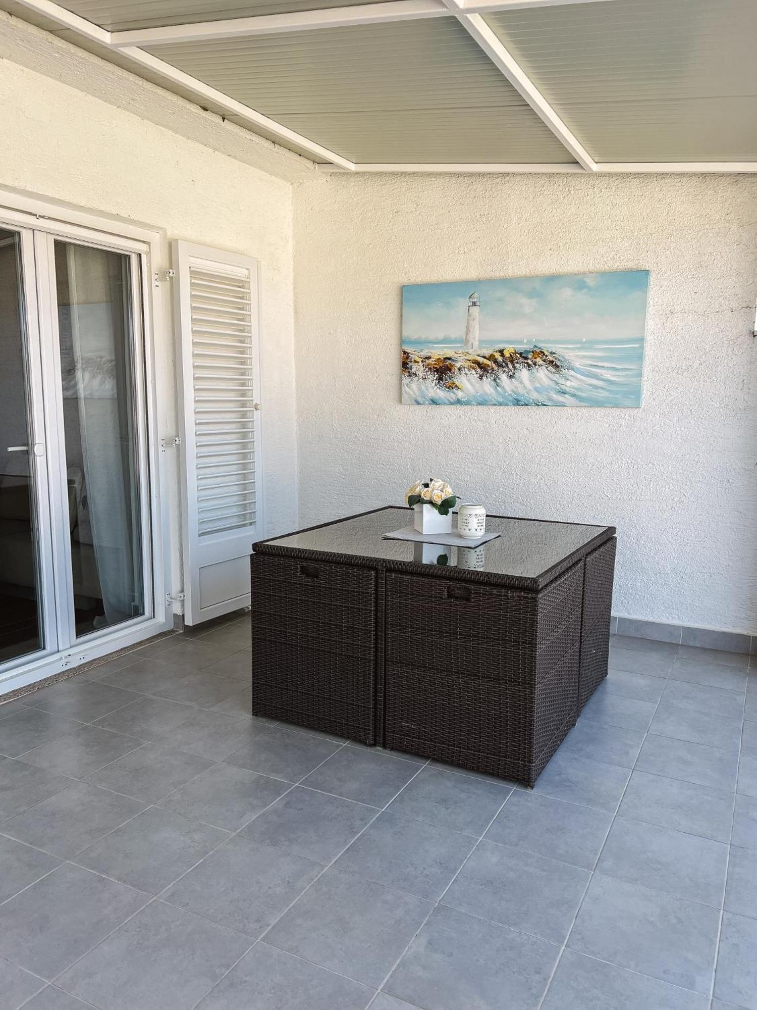 Modern Apartment In The Heart Of Njivice Exterior photo