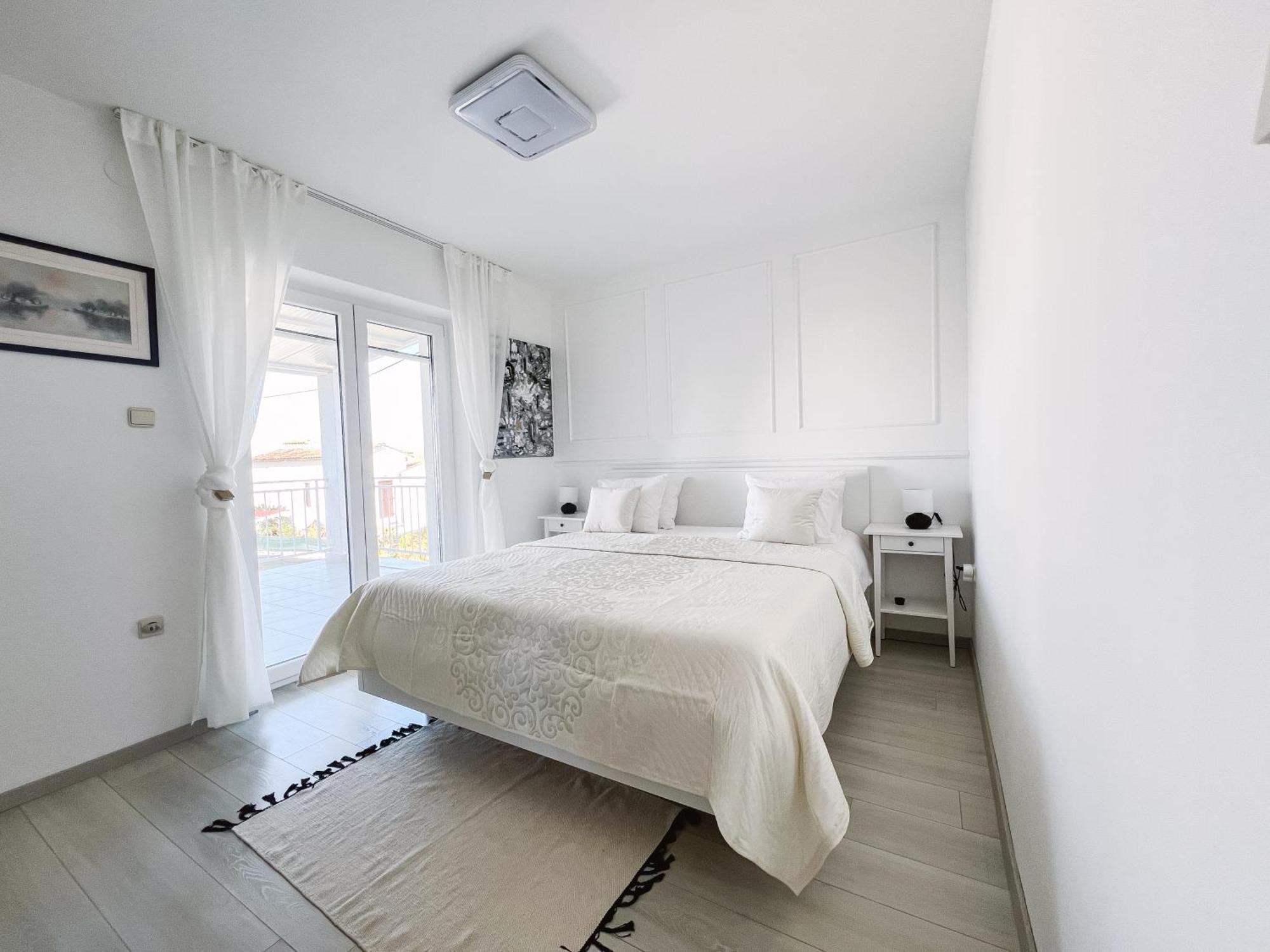 Modern Apartment In The Heart Of Njivice Exterior photo