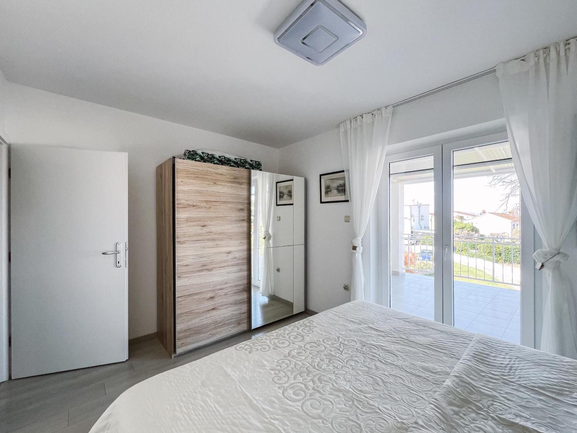 Modern Apartment In The Heart Of Njivice Exterior photo