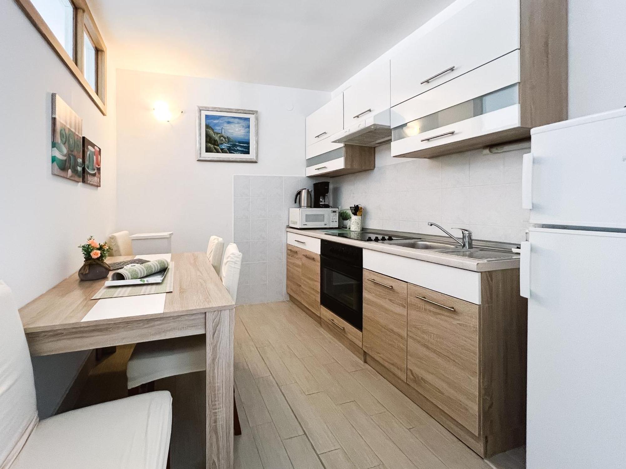 Modern Apartment In The Heart Of Njivice Exterior photo
